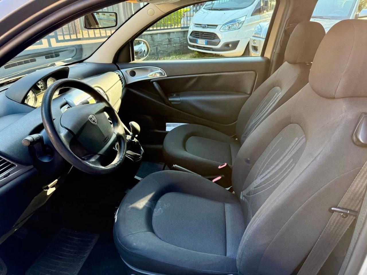 Lancia Ypsilon 1.2 Benzina Neopatentati Unico Proprietario