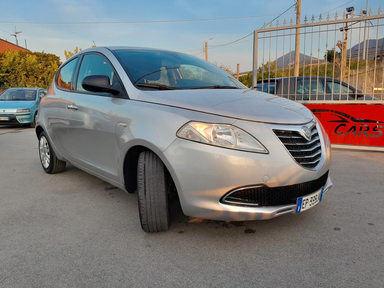 Lancia Ypsilon 1.2 69 CV 5 porte S&S Silver