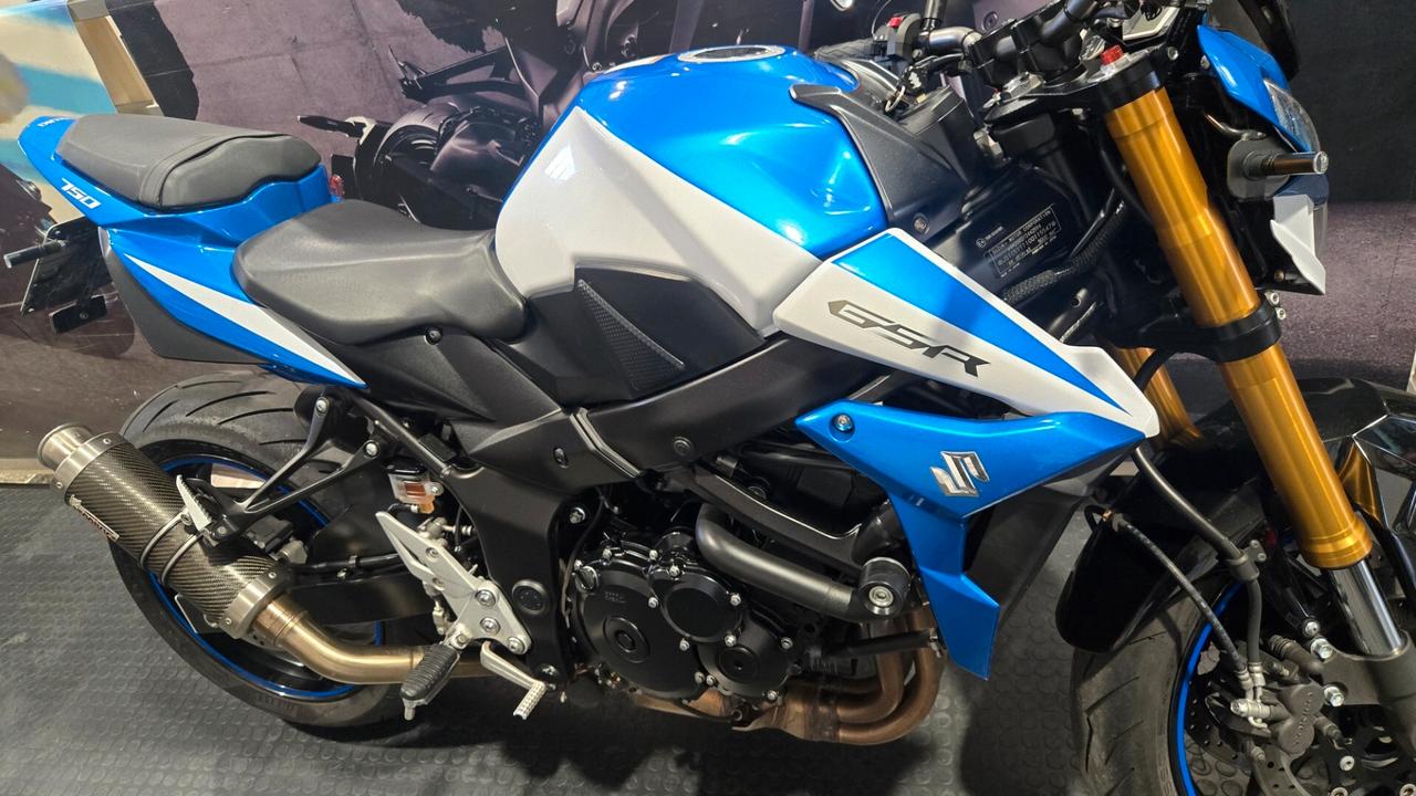 Suzuki GSR 750 NAKED