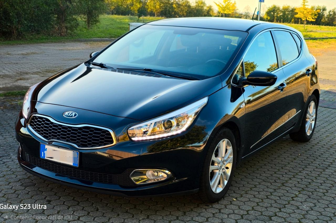 Kia Ceed full optional navi/ retrocamera Garanzia 12 mesi ok neopatentati