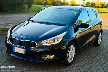 Kia Ceed full optional navi/ retrocamera Garanzia 12 mesi ok neopatentati