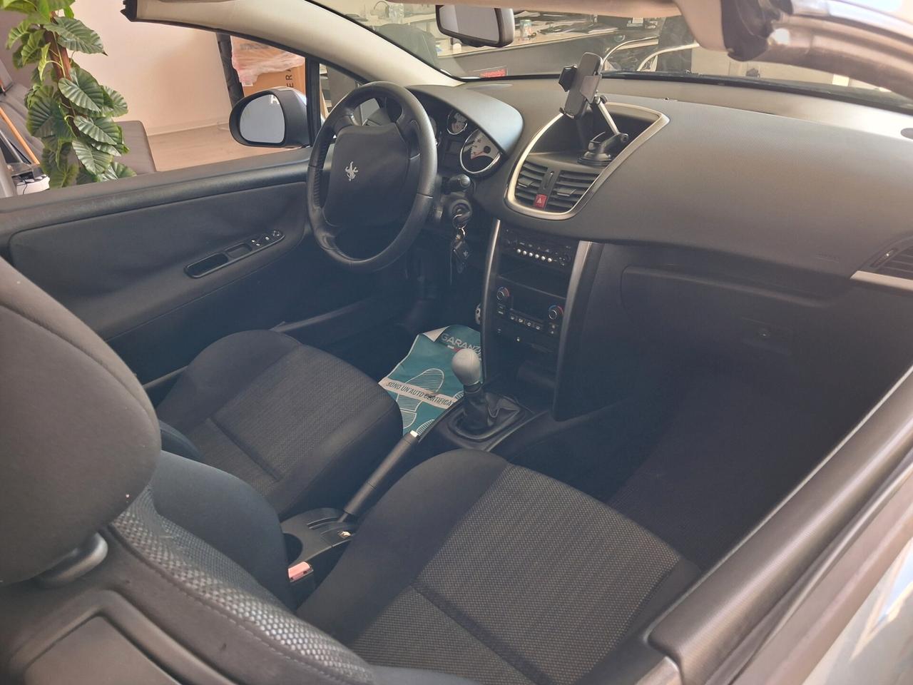 Peugeot 207 1.6 8V HDi 112CV CC Féline