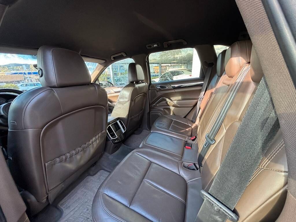Porsche Cayenne 3.0 Diesel 2012/ 257.000 KM Tua a soli 179 Euro al mese