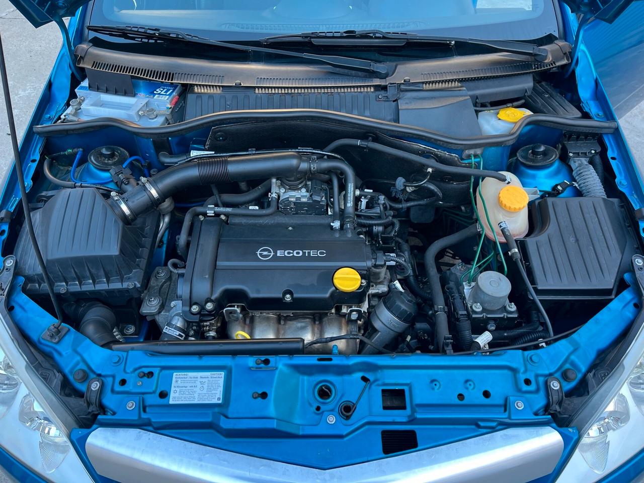 Opel Tigra TwinTop 1.4 16V Sport CABRIO