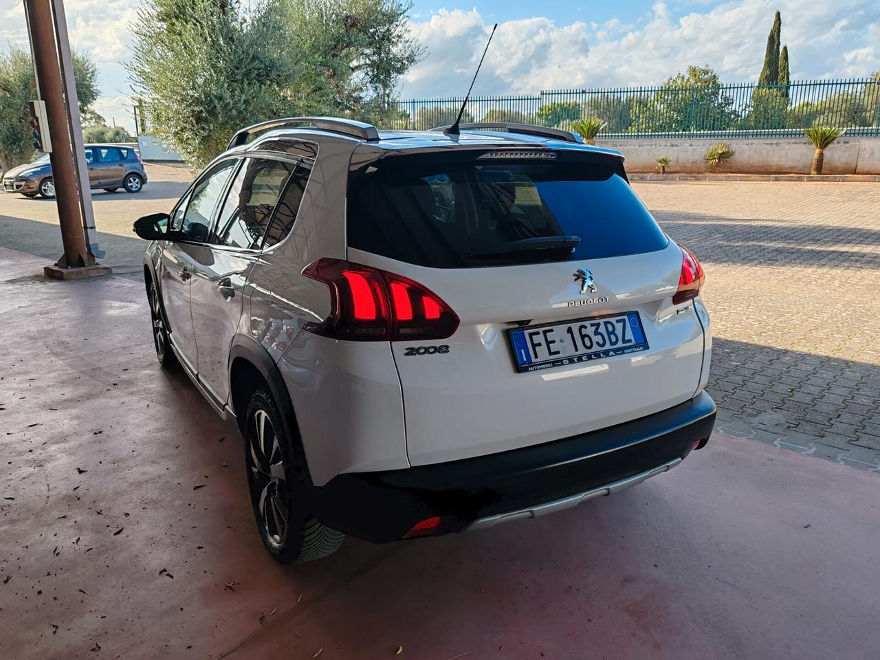 Peugeot 2008 1.6 HDI Allure - NAVI