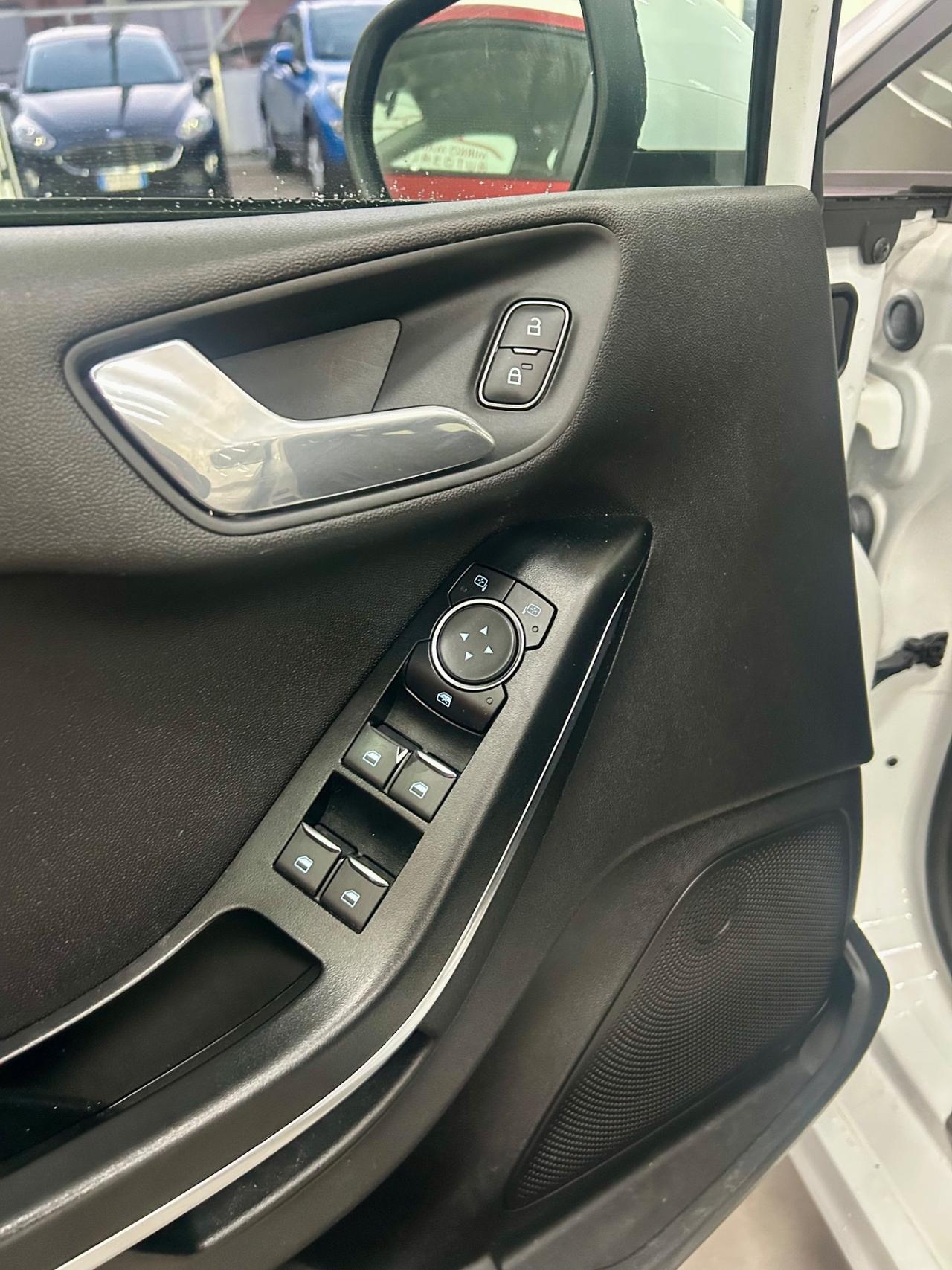 Ford Fiesta 1.5 TDCi ST LINE finanziabile