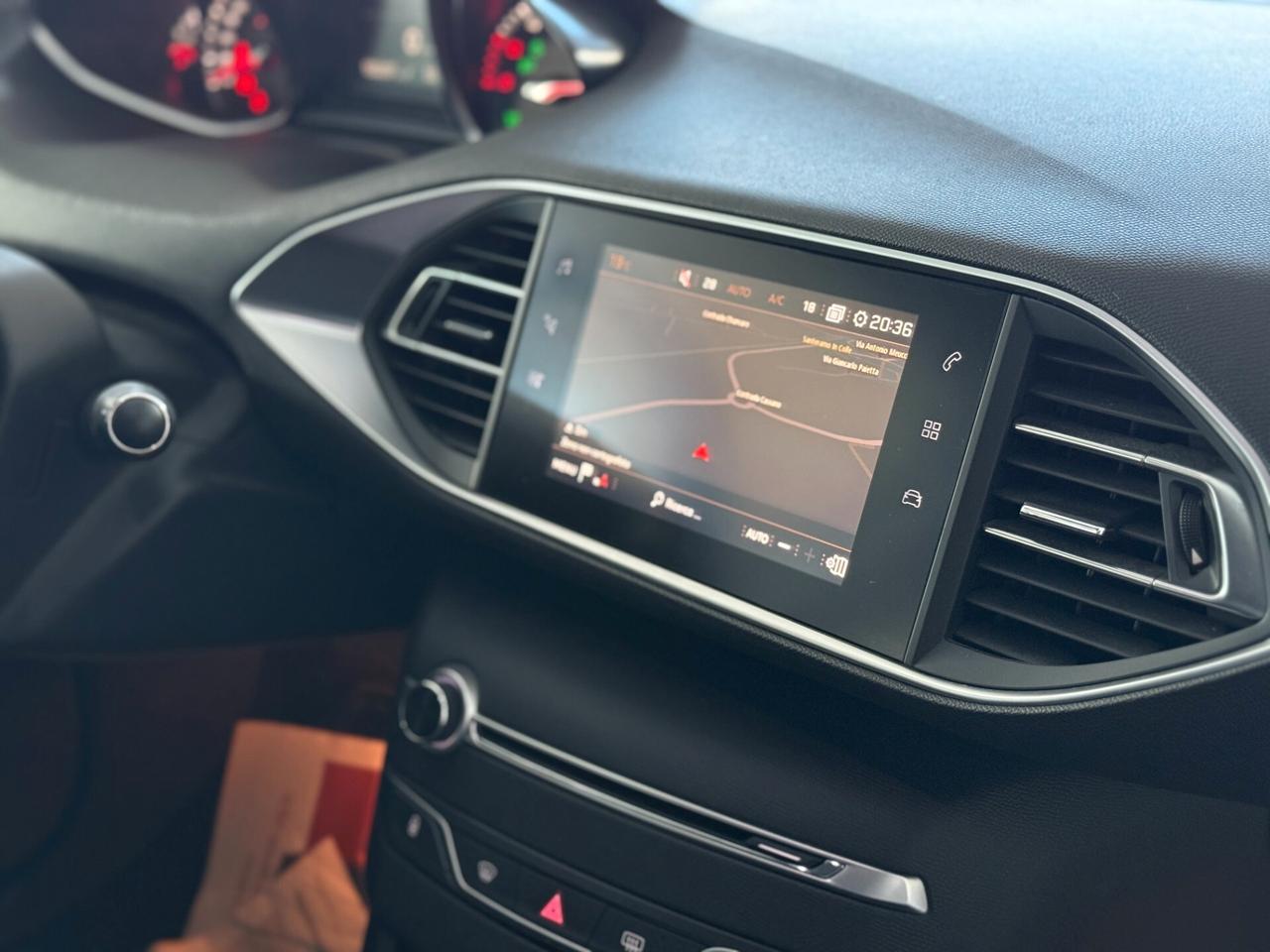 Peugeot 308 BlueHDi 130 S&S Allure