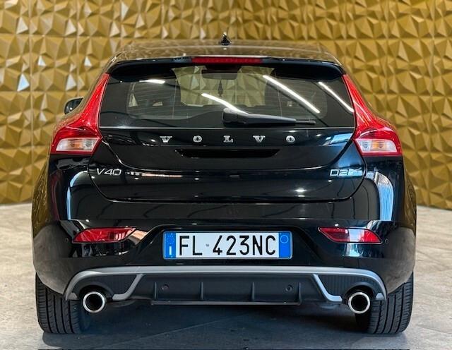 Volvo V40 D2 R-design