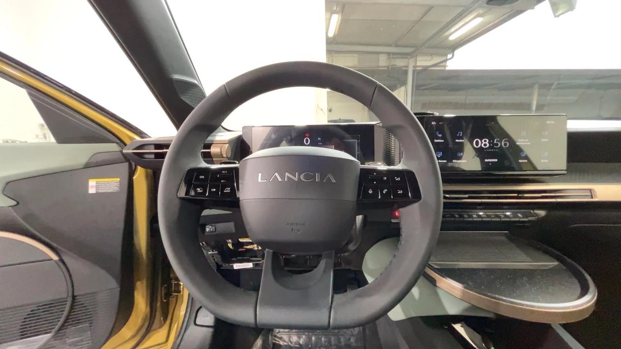 Lancia Ypsilon Hybrid e-DCT Edizione Cassina