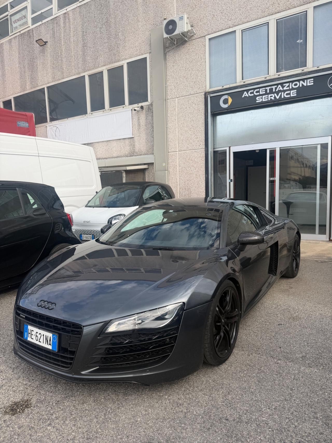Audi R8 4.2 V8 FSI quattro R tronic