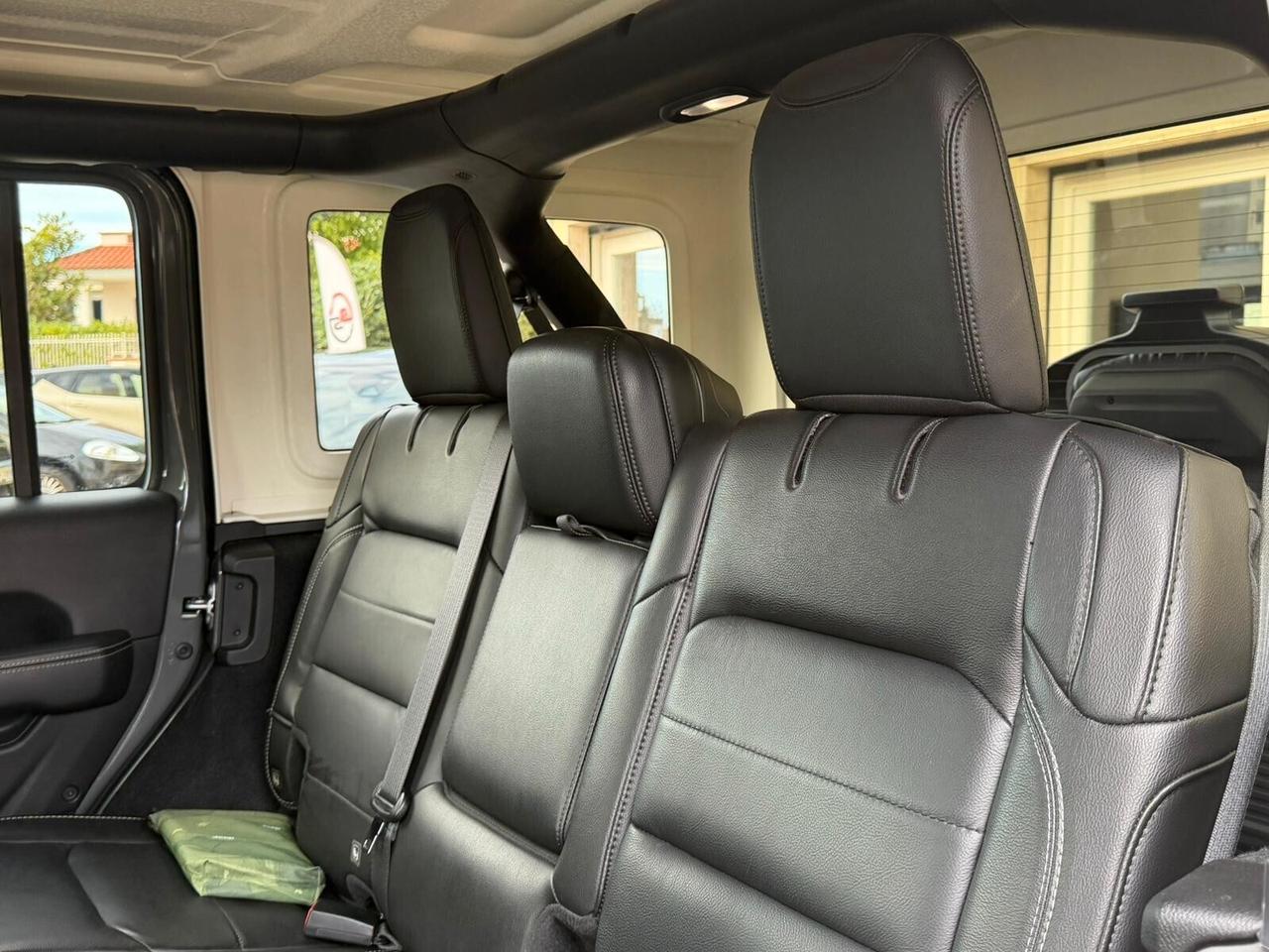 Jeep Wrangler Unlimited 2.2 Mjt II Sahara