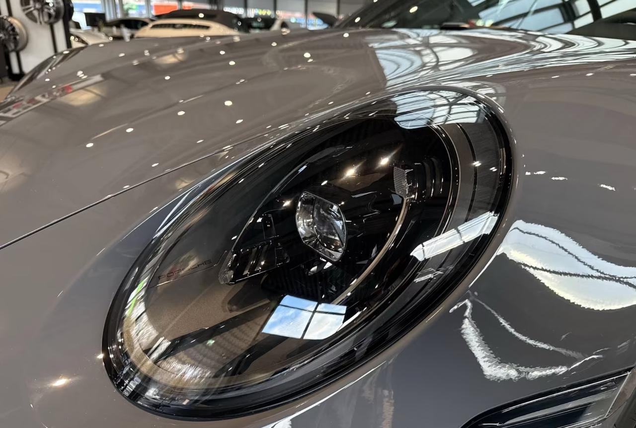 Porsche 911 Coupe 3.6 Carrera GTS auto