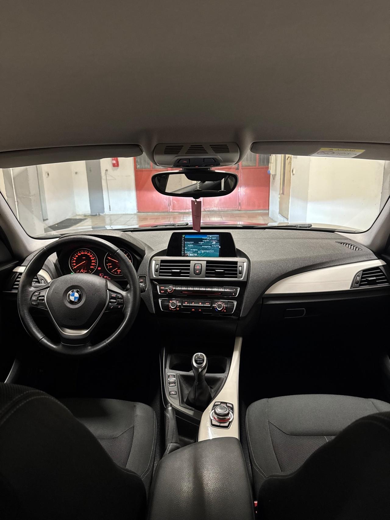 Bmw 116 116d 5p. Urban