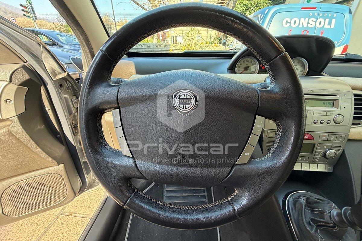 LANCIA Ypsilon 1.4 Argento
