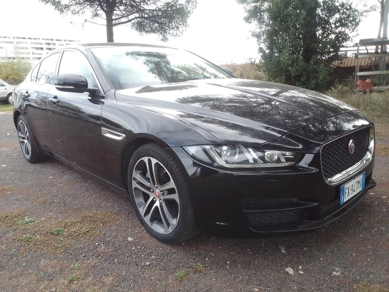 Jaguar XE 2.0 D 180 CV Pure
