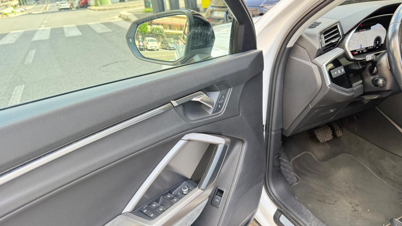 Audi Q3 35 TDI quattro S line edition MATRIX CERCHI 20 PDC TETTO APRIBILE ALCANTARA NAVI KAMERA