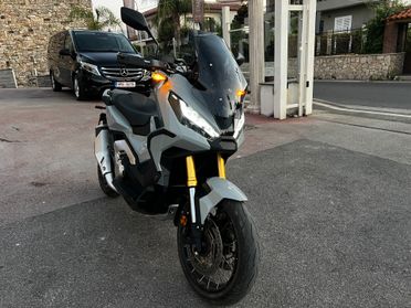 Honda X-ADV 750 Fulled- PARI AL NUOVO