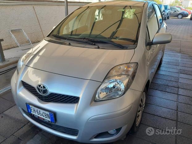 TOYOTA Yaris 1.4 D-4D DPF 5 porte Sol