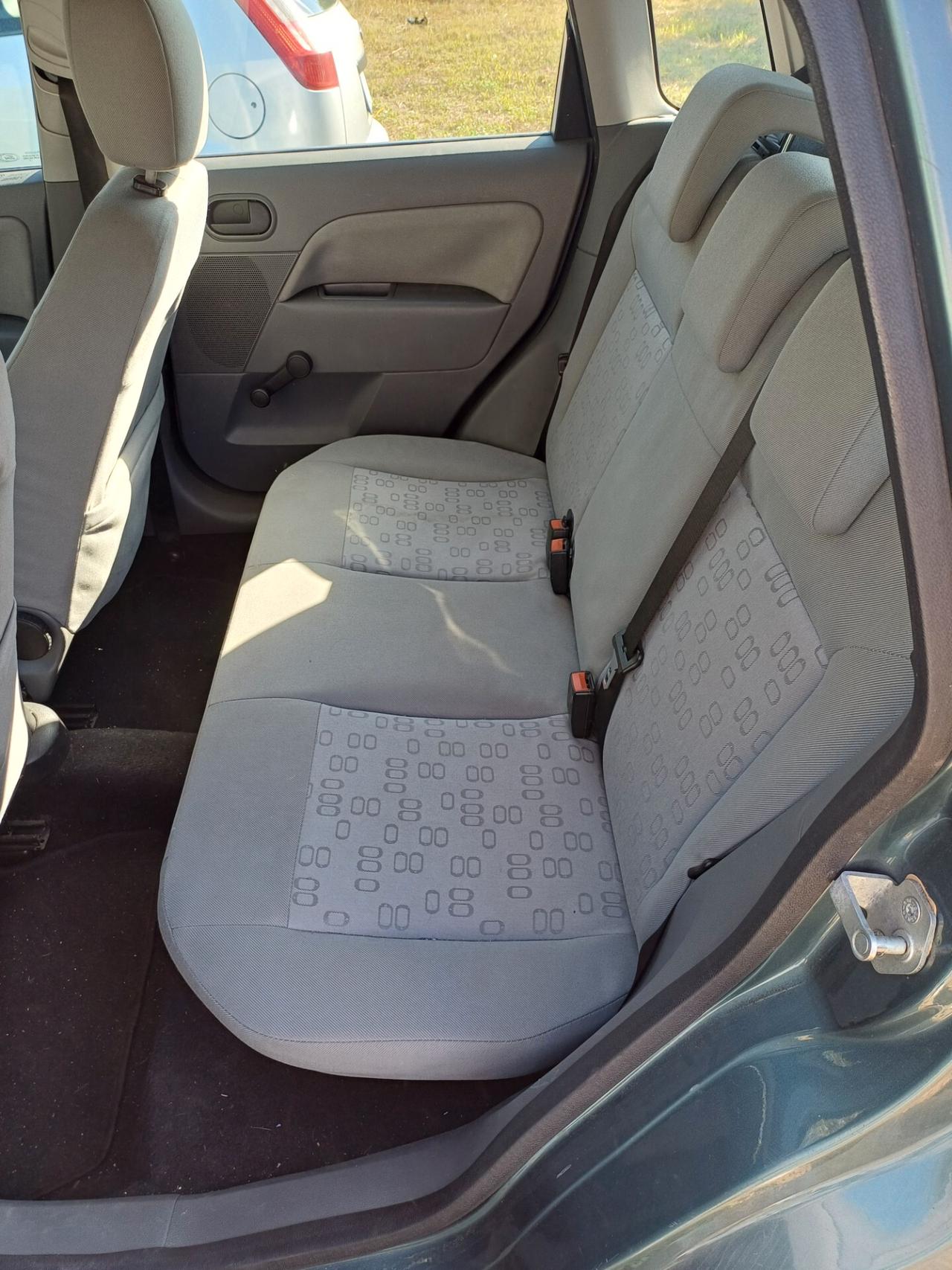 Ford Fiesta 1.2 16V 5p. Ambiente