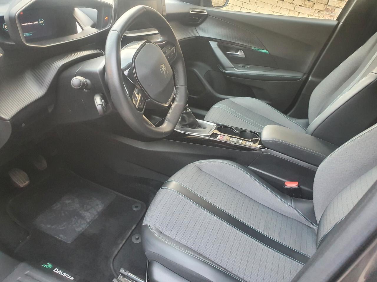 Peugeot 2008 PureTech 100 S&S Allure Pack