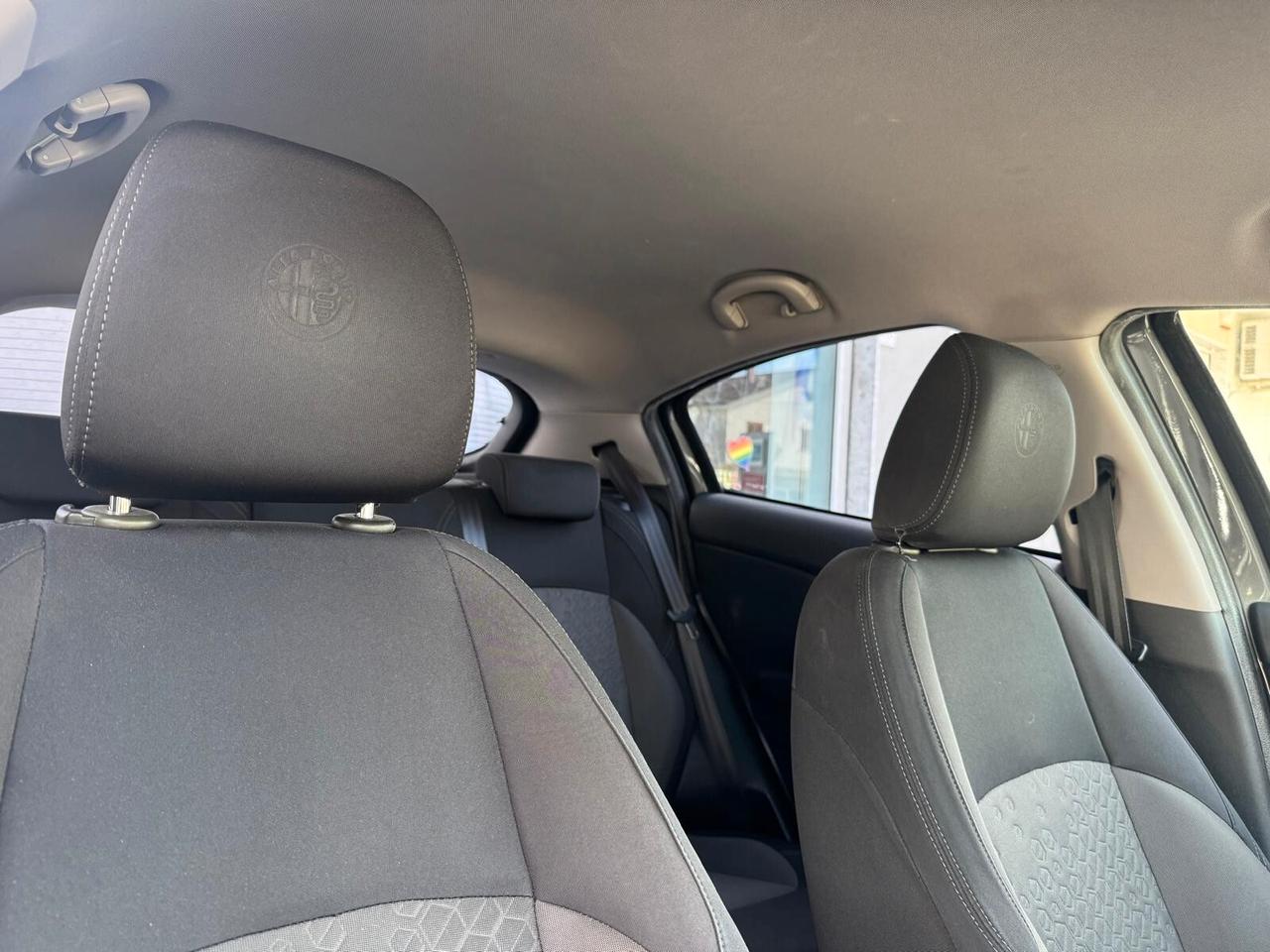 Alfa Romeo Giulietta 1.6 JTDm 105 CV Distinctive garanzia