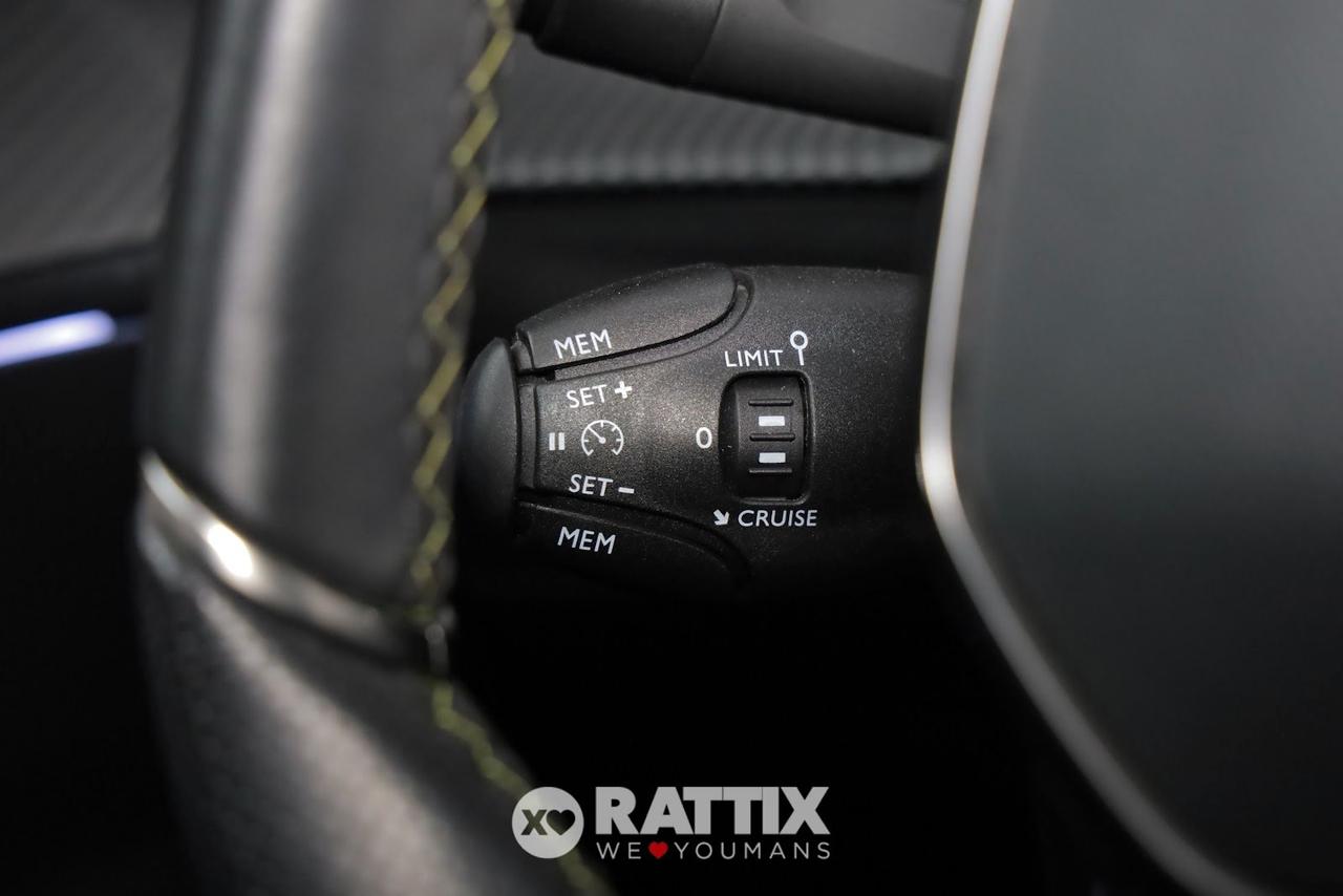 Peugeot e-2008 motore elettrico 100kW GT