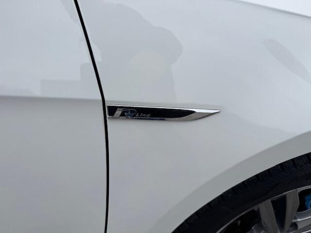 Volkswagen Golf 1.5 TSI 5p. Sport -R line