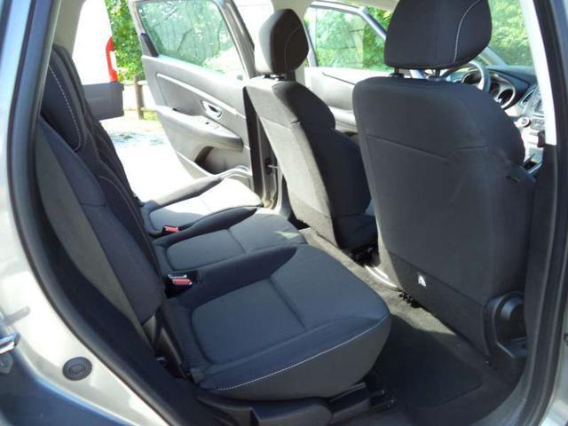 RENAULT Grand Scenic Blue dCi 120 CV Initiale Paris