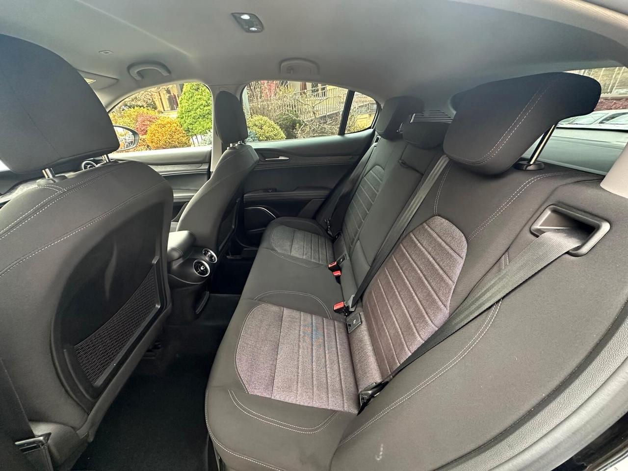 Alfa Romeo Stelvio 2.2 Turbodiesel 160 CV AT8 RWD Business