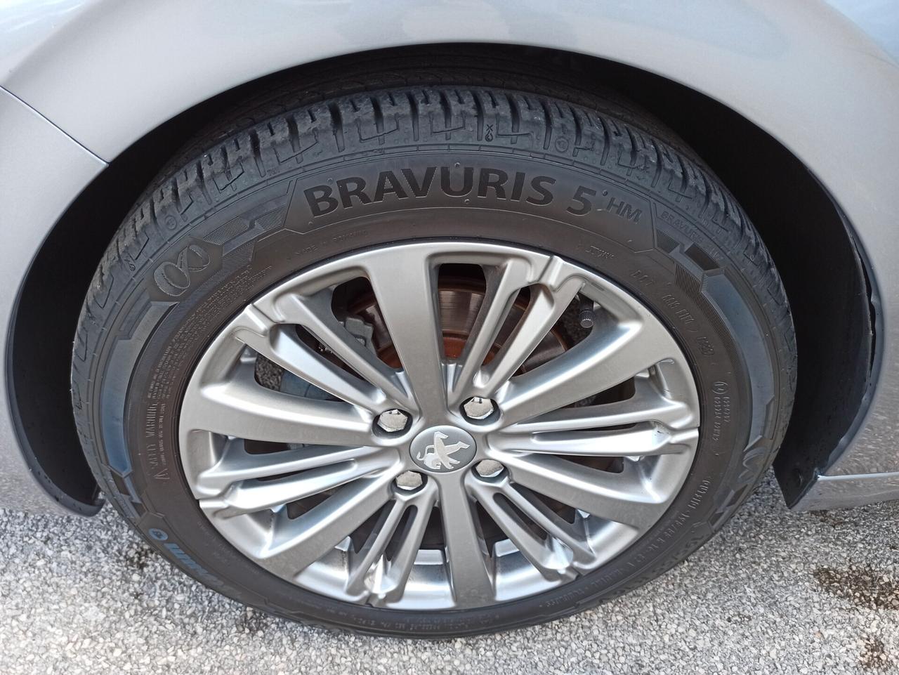 Peugeot 208 BlueHDi 100 cv 6m S&S 5 porte Active