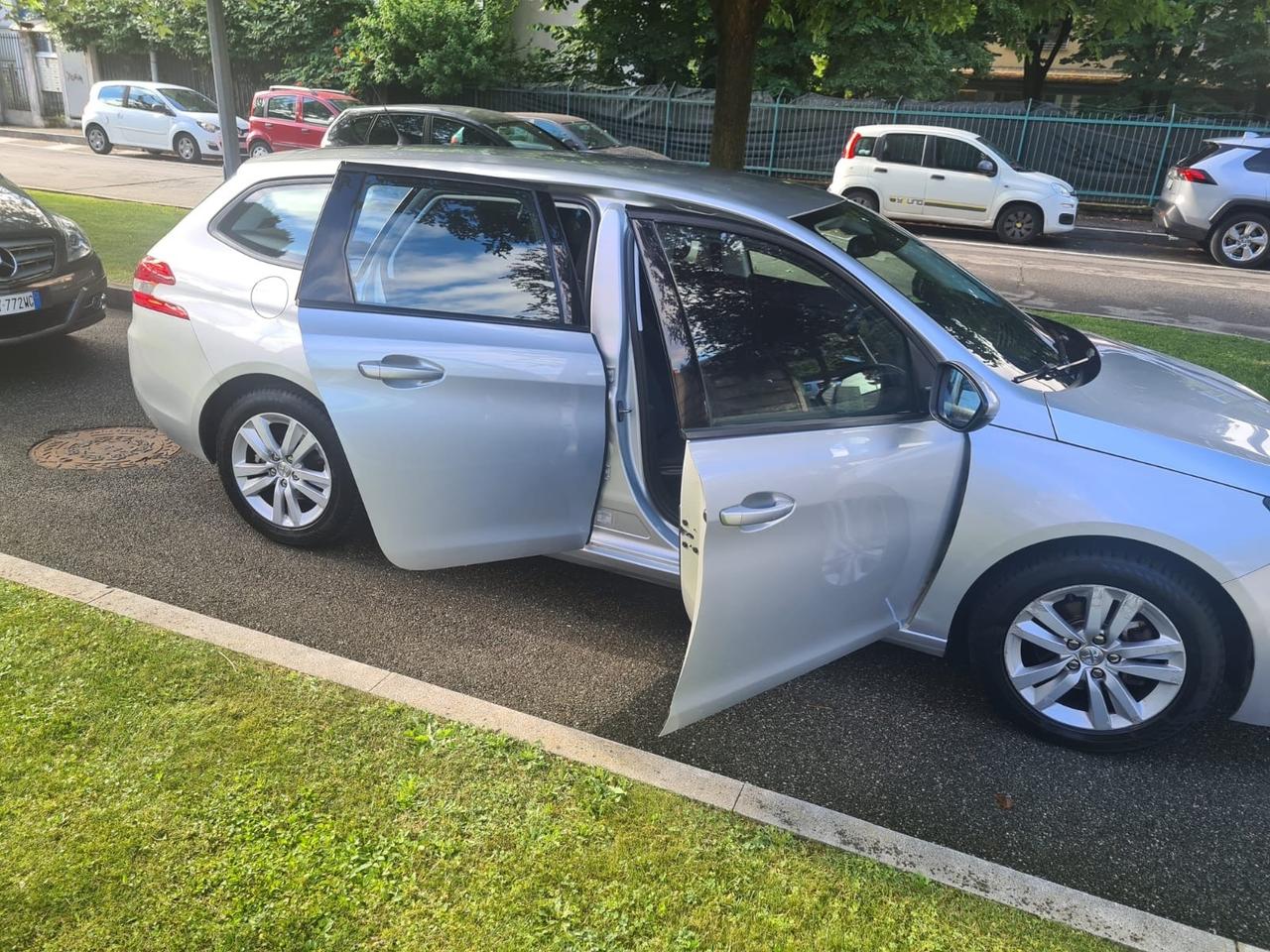 Peugeot 308 BlueHDi 150 S&S SW Allure