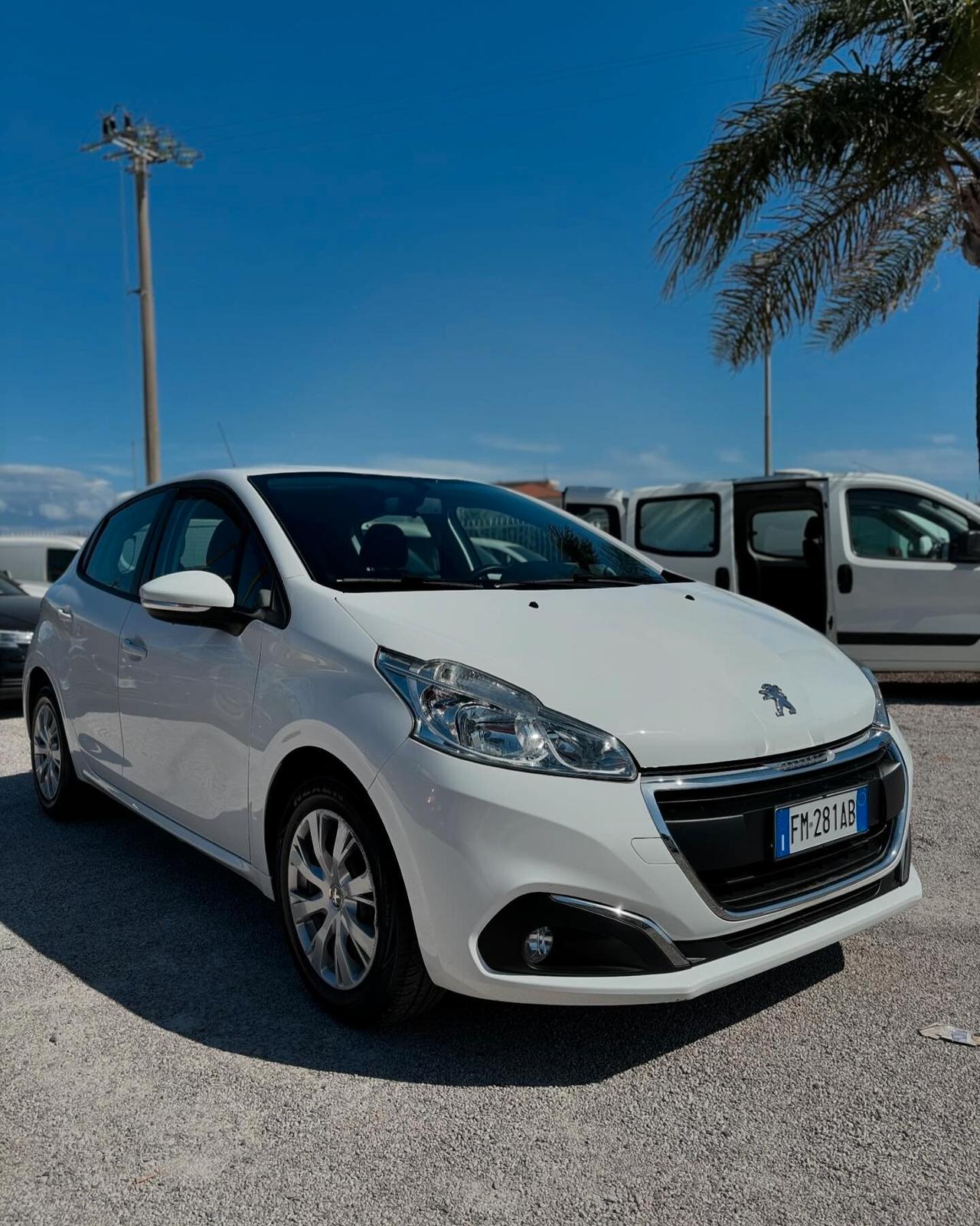 Peugeot 208 BlueHDi 75 5 porte Allure