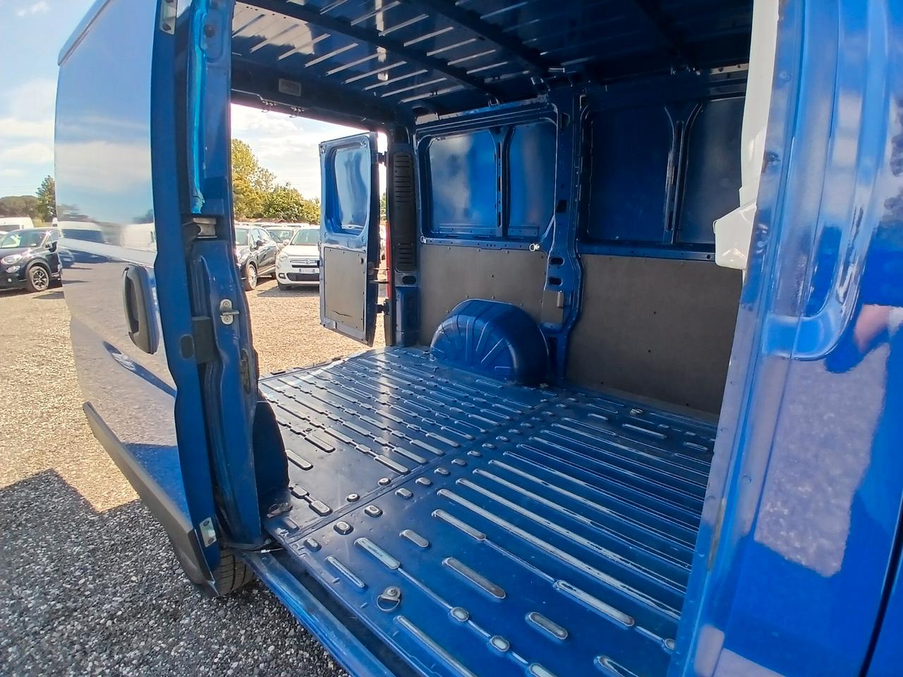Peugeot Boxer 330 2.2 BlueHDi 120 S&S PC-TN Furgone