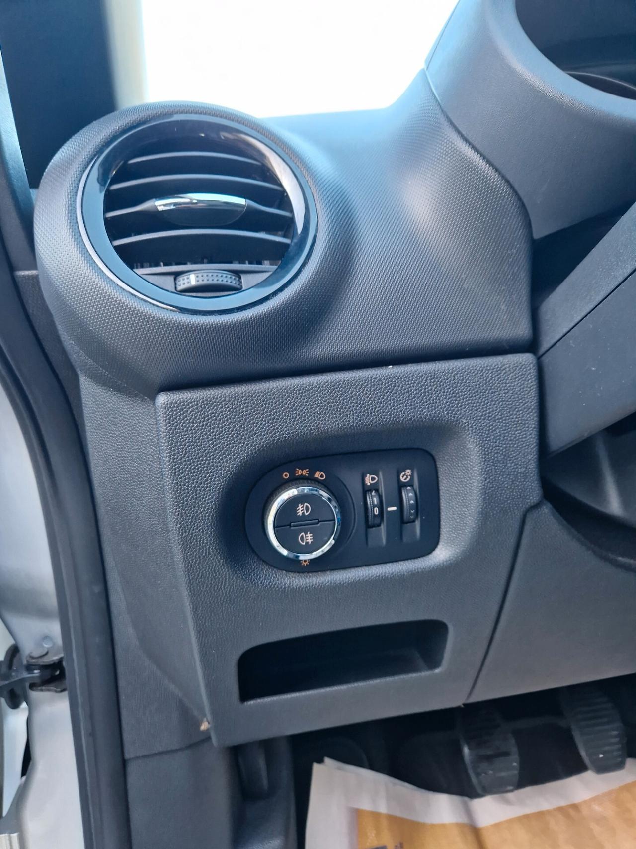 Opel Corsa 1.2 85CV 5 porte GPL-TECH Edition