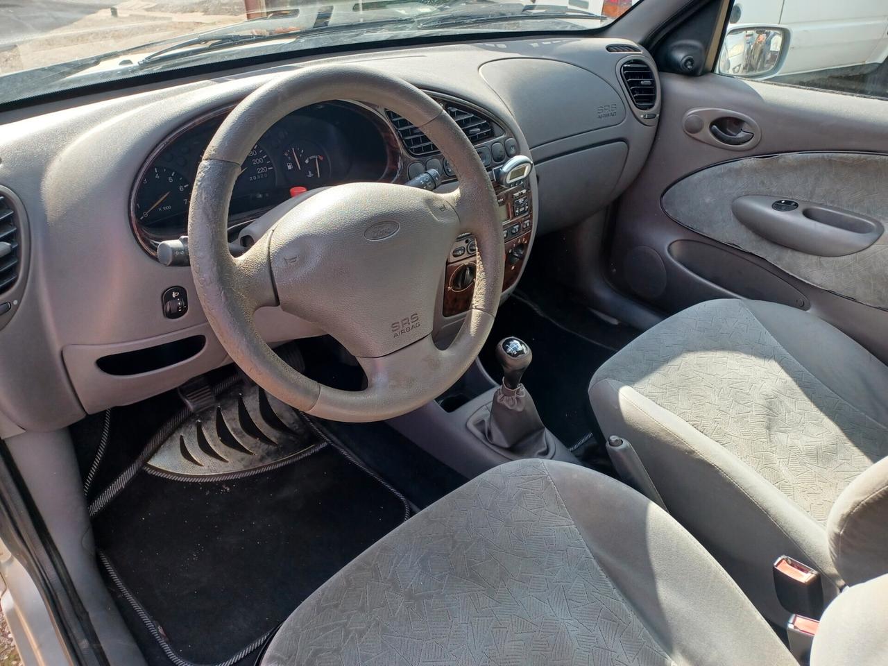 Ford Fiesta 1.2i 16V cat 3 porte Ghia