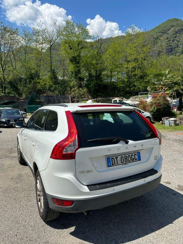 VOLVO XC60 2.4 D 163 CV AWD Geartronic Momentum