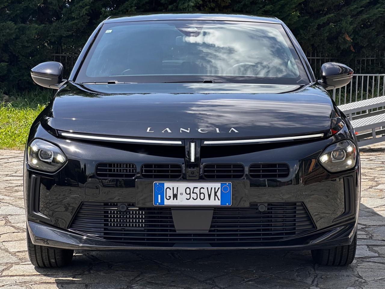 Lancia Ypsilon Hybrid e-DCT