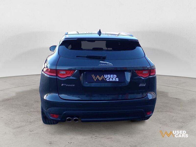 Jaguar F-Pace F-Pace 2.0 D 180 CV AWD aut. Chequered Flag
