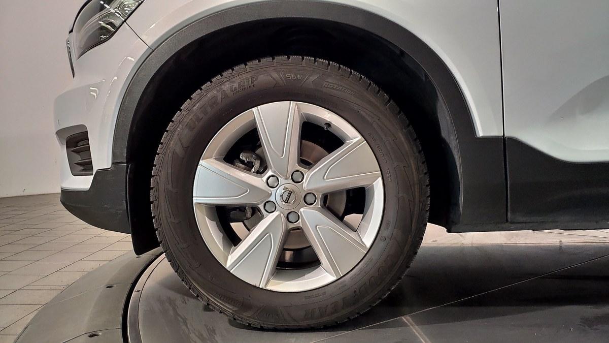 VOLVO Xc40 D3 Geartronic Momentum Core N-1