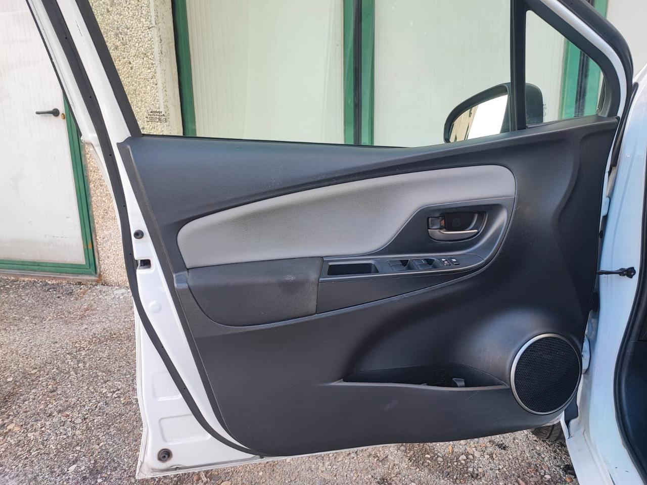 Toyota Yaris 1.0 BENZINA NEOPATENTATI 2016 5 PORTE