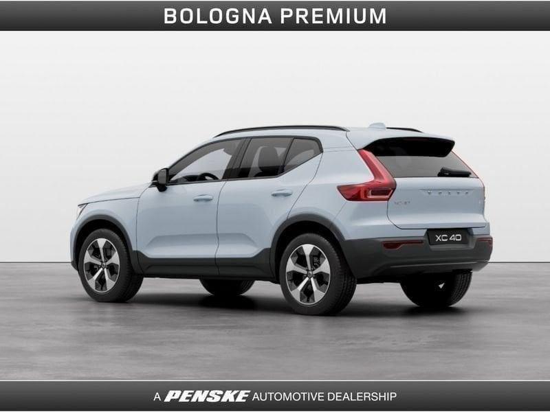 Volvo XC40 B3 automatico Plus Dark