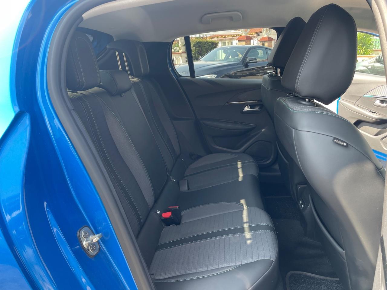 Peugeot 208 e 136 CV 5 porte Allure Pack Cockpit