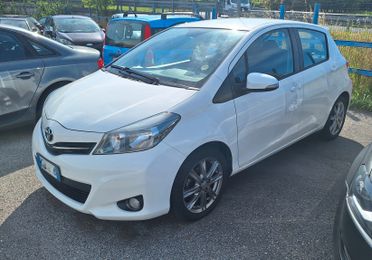 Toyota Yaris 1.3 5p Lounge UNIPRO
