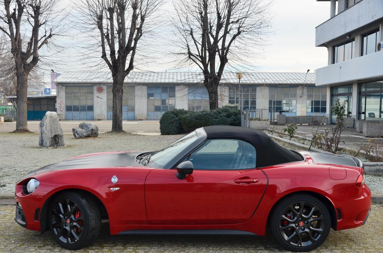 ABARTH 124 SPIDER 1.4 t. m.air 70° 170cv MANUALE, ECCELLENTI CONDIZIONI, SERVICE BOOK PRESENTE, HI-FI BOSE, EURO 6C, PELLE, PERMUTE