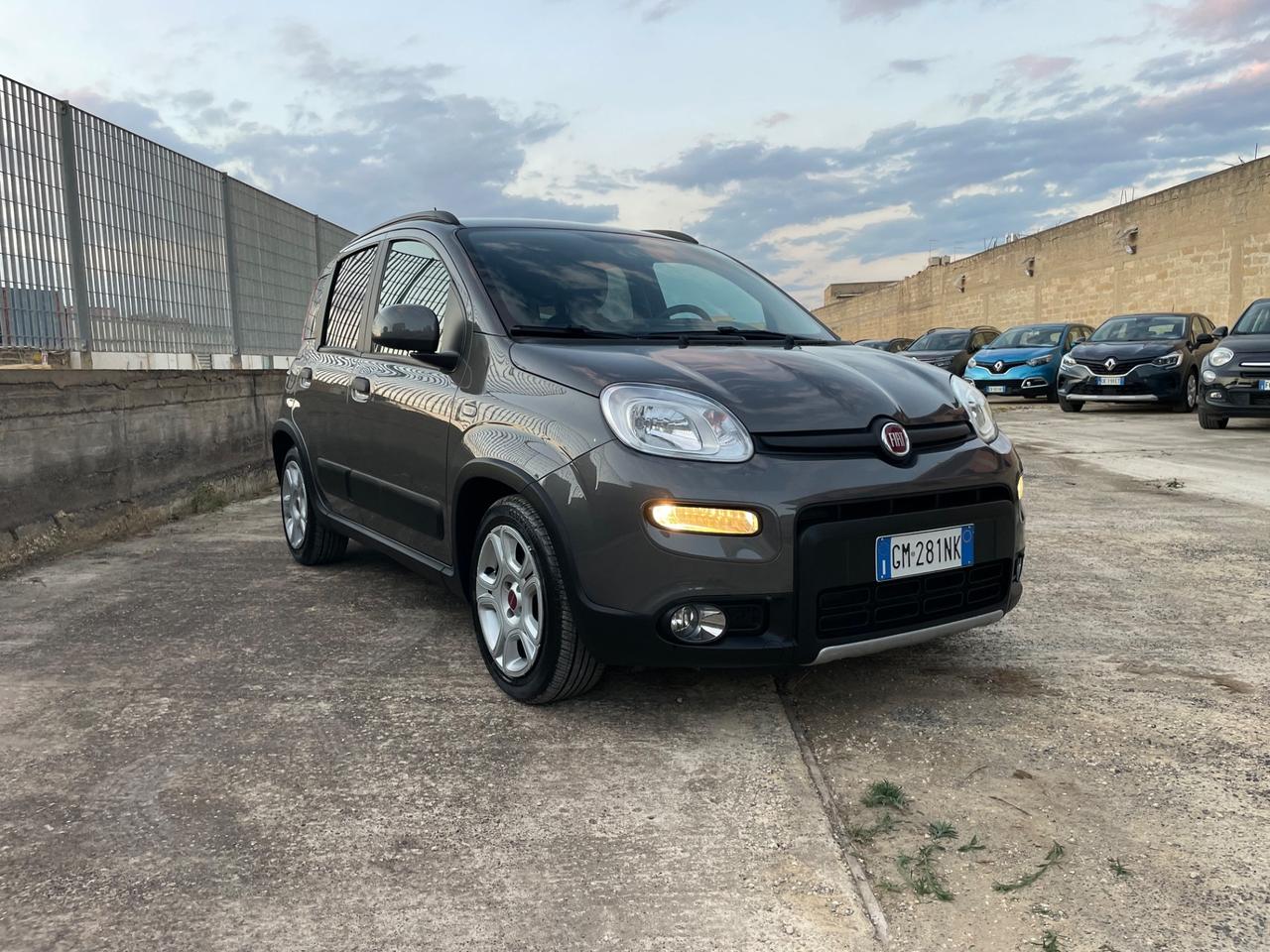 Fiat Panda 1.0 FireFly S&S Hybrid Garmin