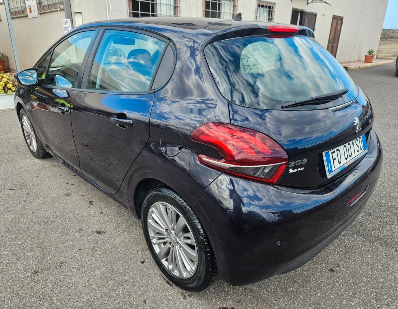 Peugeot 208 PureTech 82 5 porte Allure