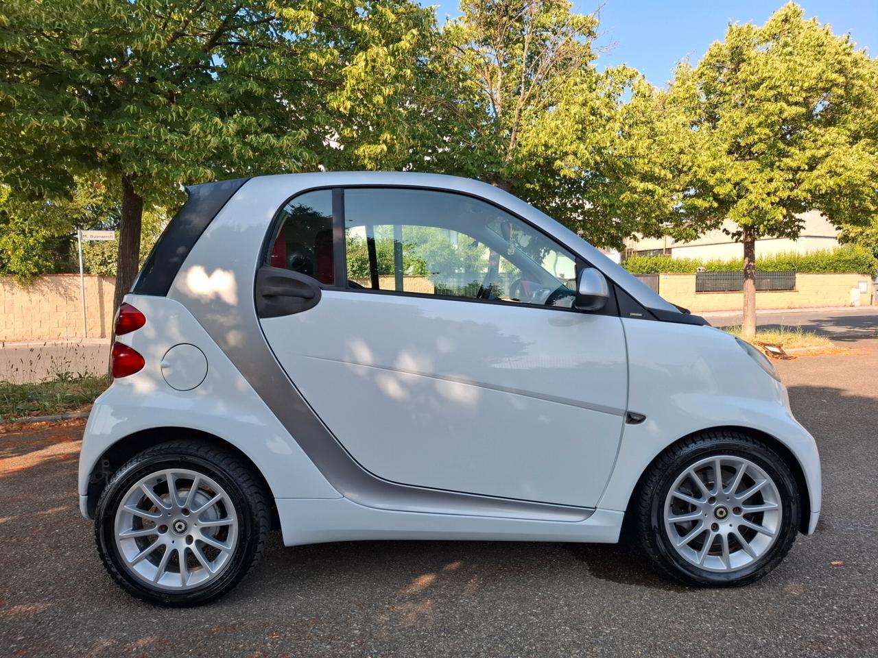 Smart ForTwo 1000 52 kW MHD coupé passion