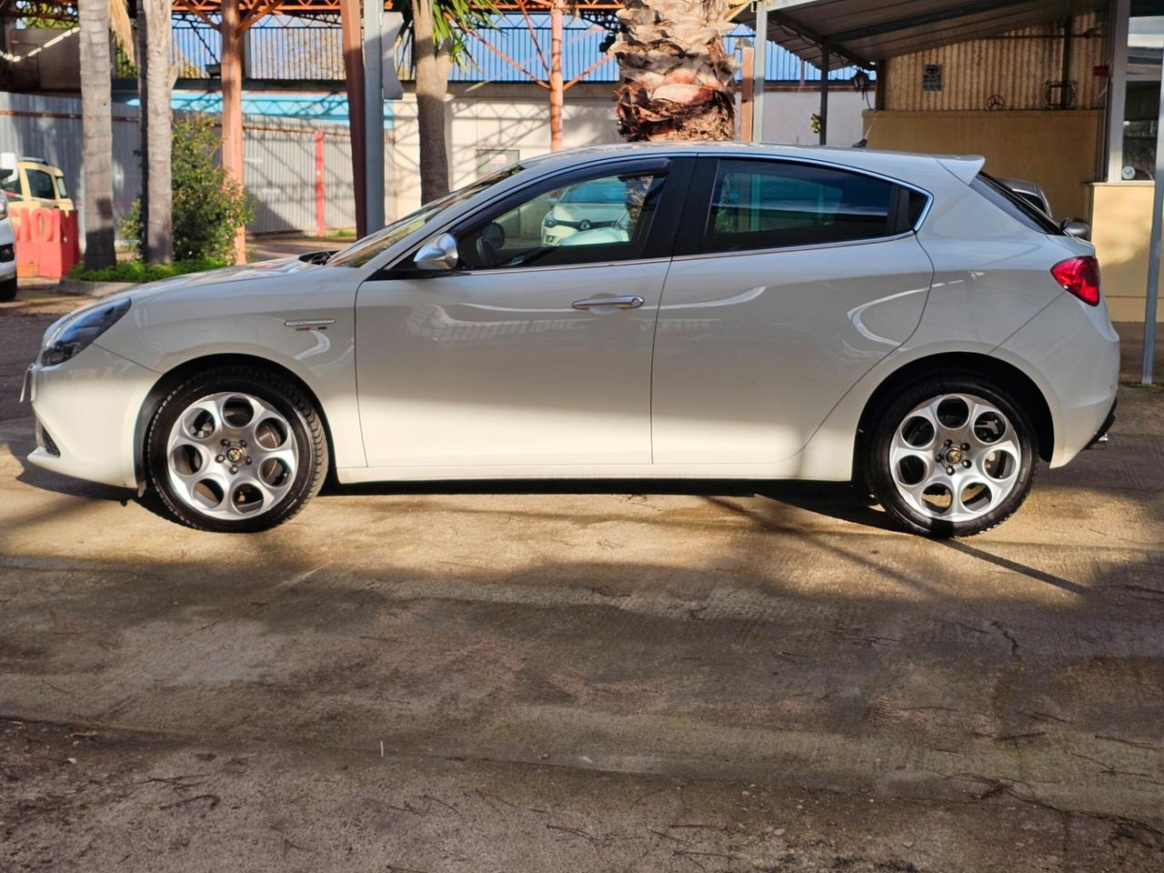 Alfa Romeo Giulietta 1.6 JTDm-2 105 CV Distinctive