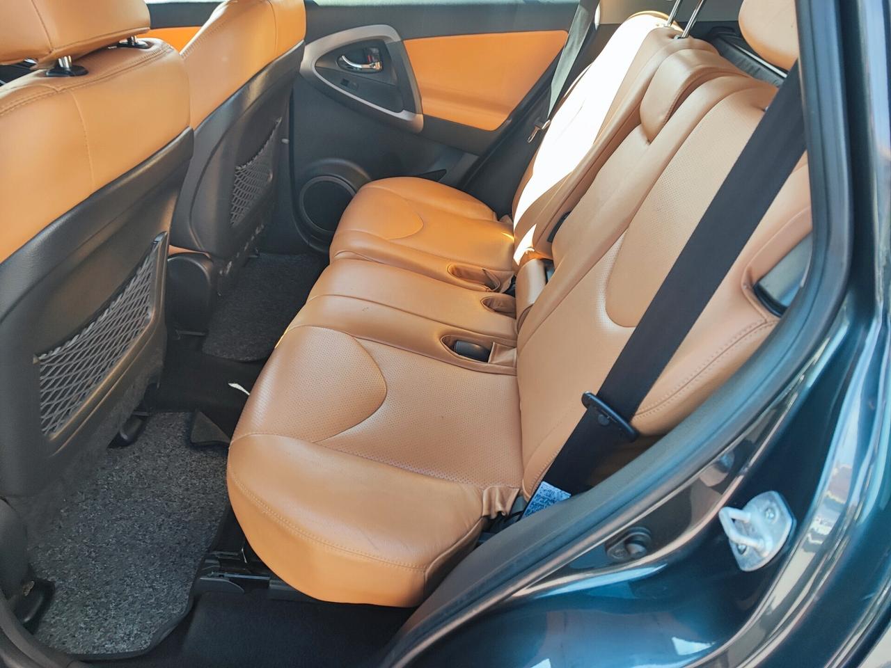 Toyota RAV4 2.2 D-4D 136CV Luxury- GancioTraino