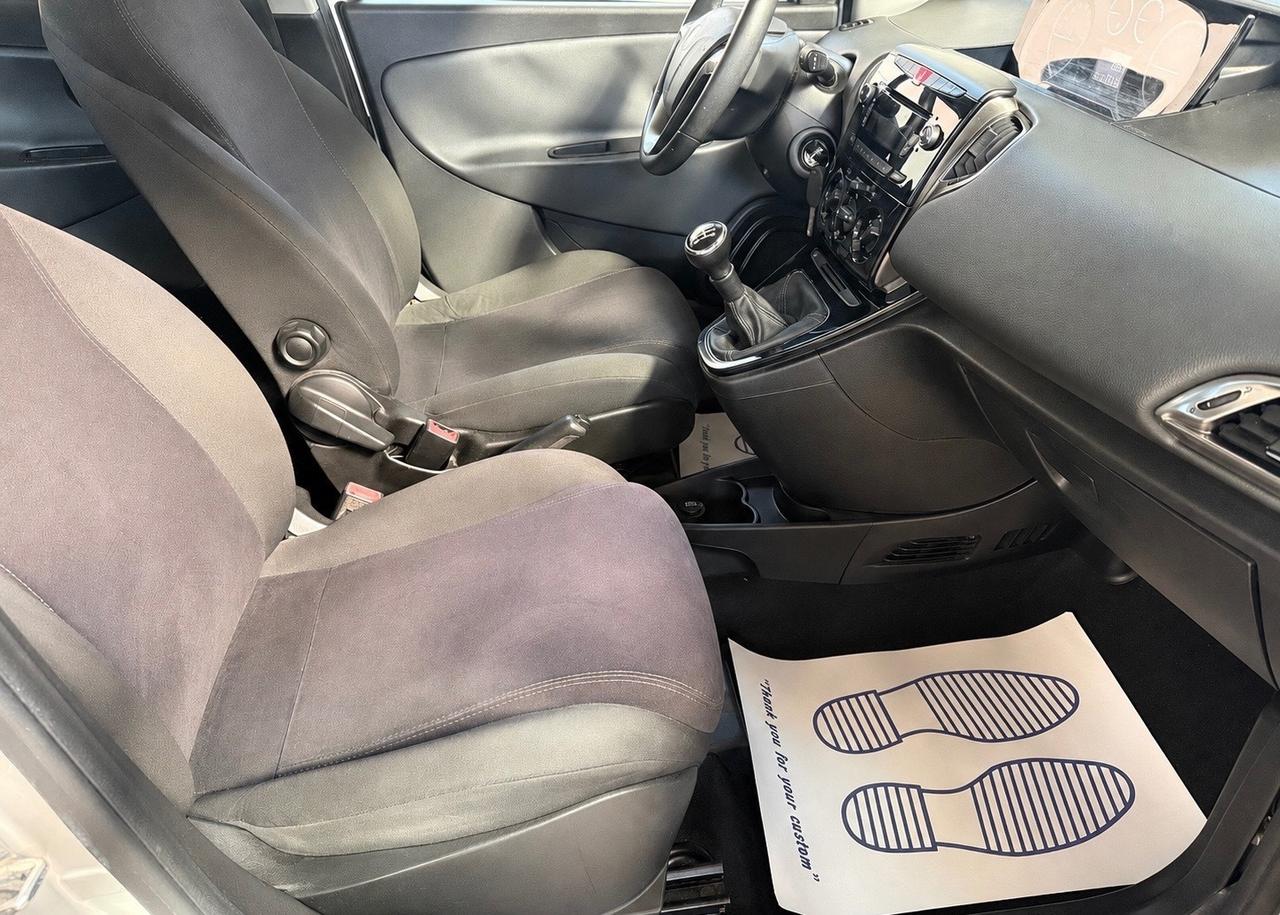 Lancia Ypsilon 1.2 Benzina 69 CV 5 porte Gold - 2014
